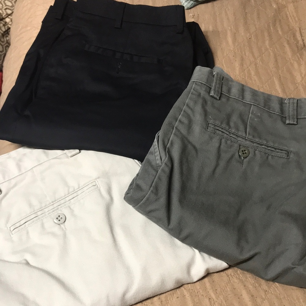 🍁🍂Men’s pants. Two Dockers, one Izod. He thinks they fit. They do not 😫🍁🍂